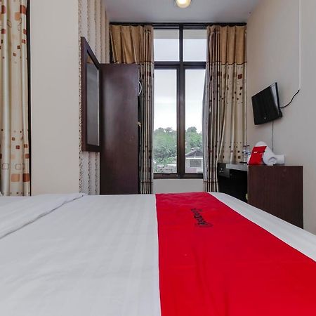 Reddoorz Plus @ Paal 2 Manado Bagian luar foto