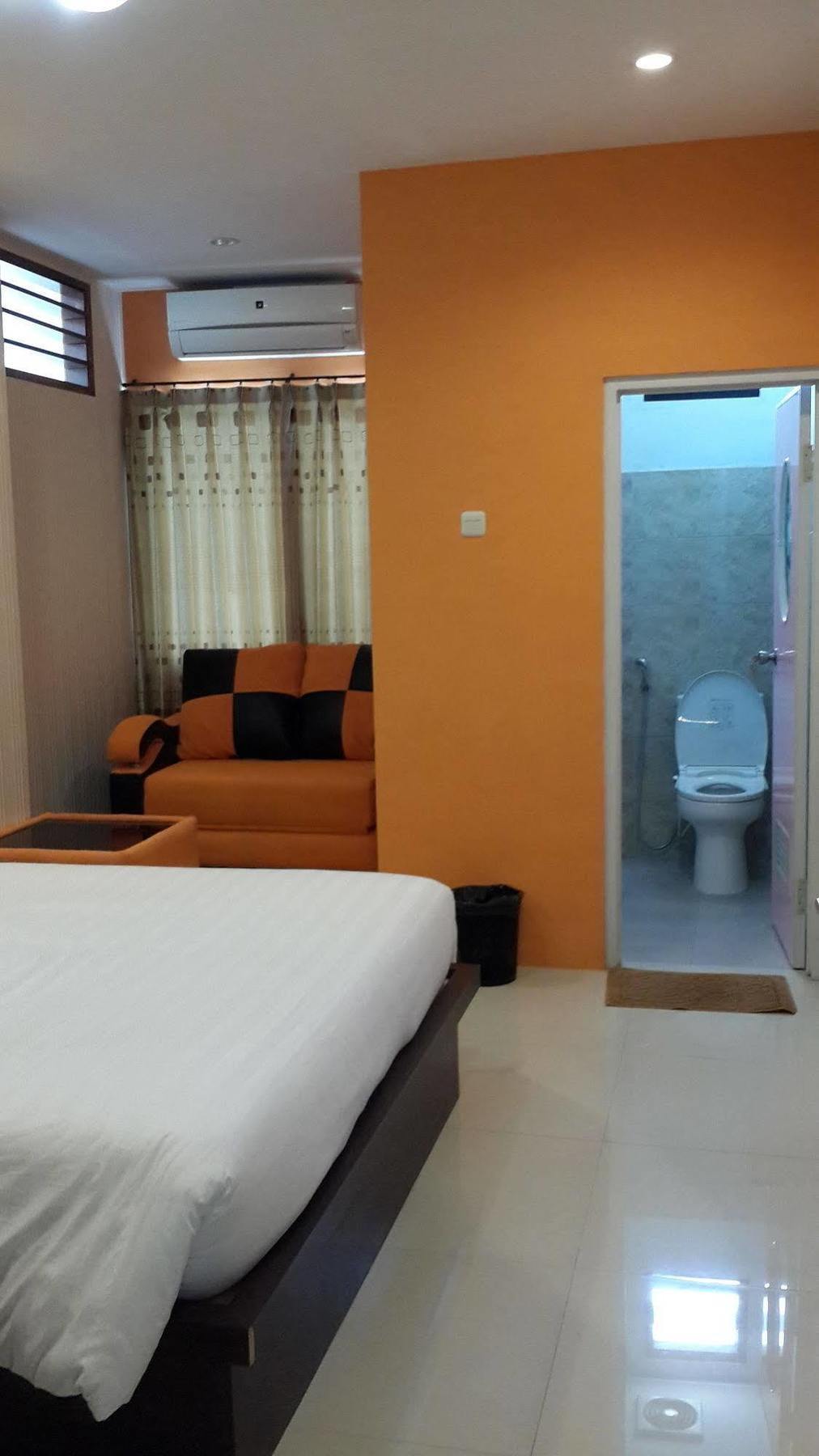 Reddoorz Plus @ Paal 2 Manado Bagian luar foto