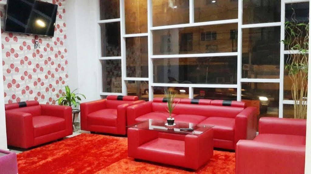 Reddoorz Plus @ Paal 2 Manado Bagian luar foto