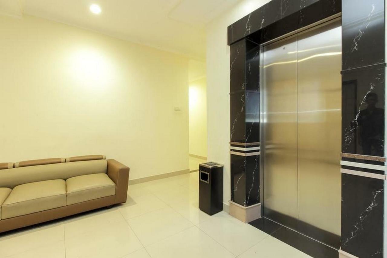 Reddoorz Plus @ Paal 2 Manado Bagian luar foto