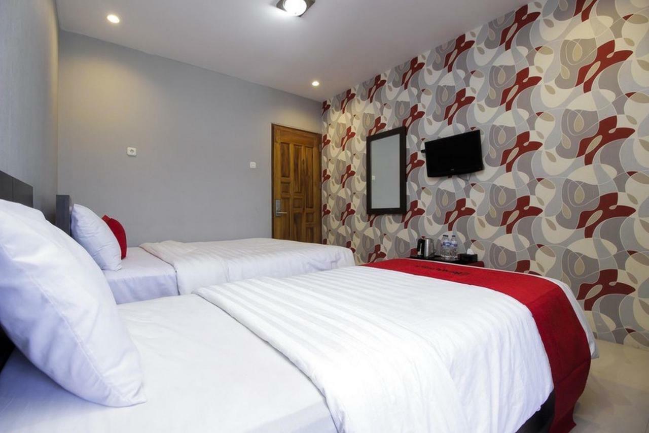 Reddoorz Plus @ Paal 2 Manado Bagian luar foto