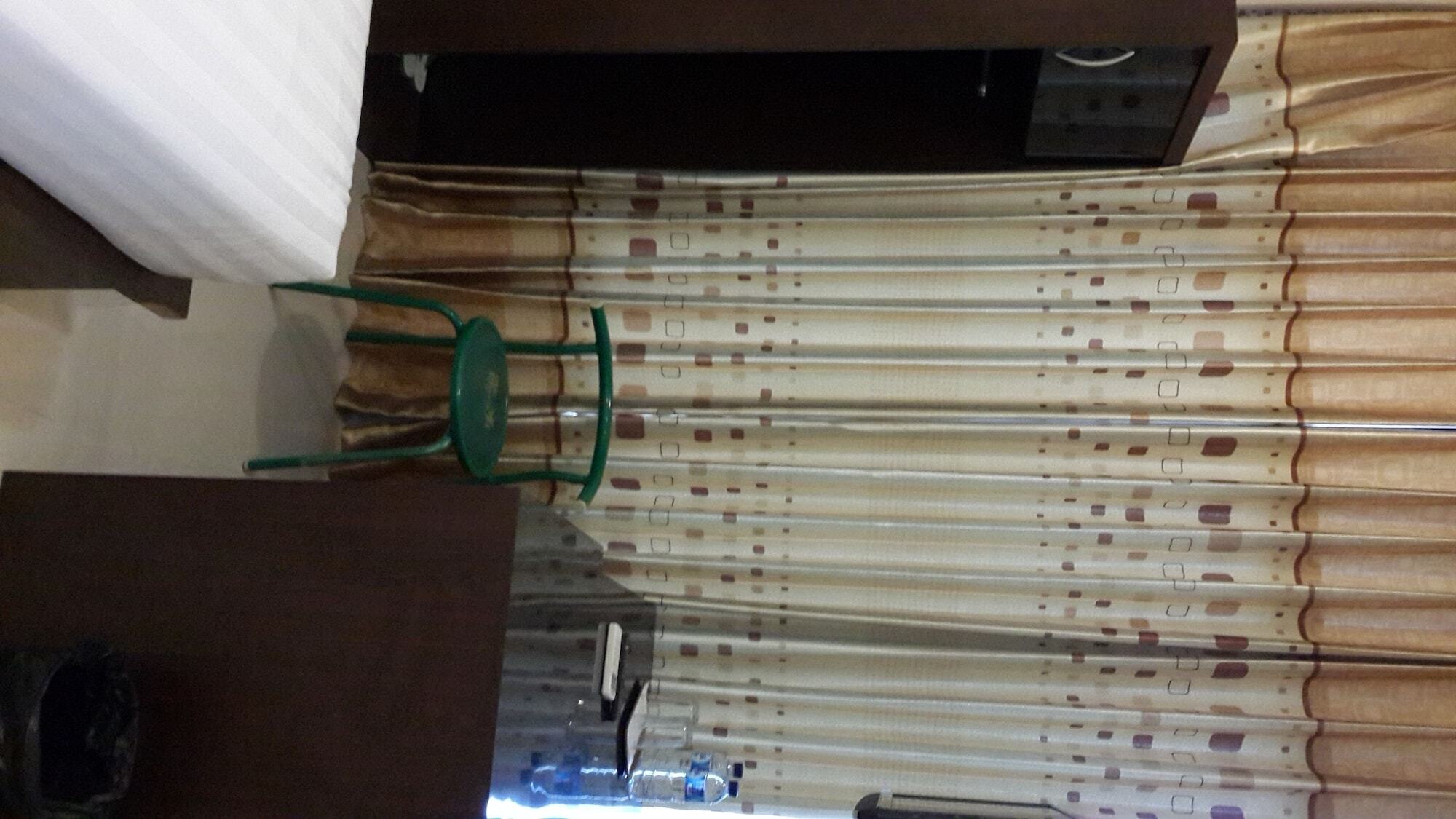 Reddoorz Plus @ Paal 2 Manado Bagian luar foto