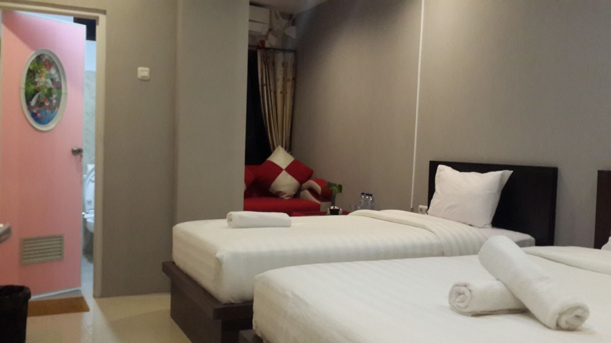 Reddoorz Plus @ Paal 2 Manado Bagian luar foto