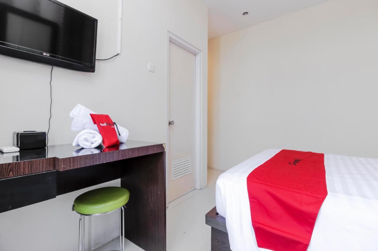 Reddoorz Plus @ Paal 2 Manado Bagian luar foto