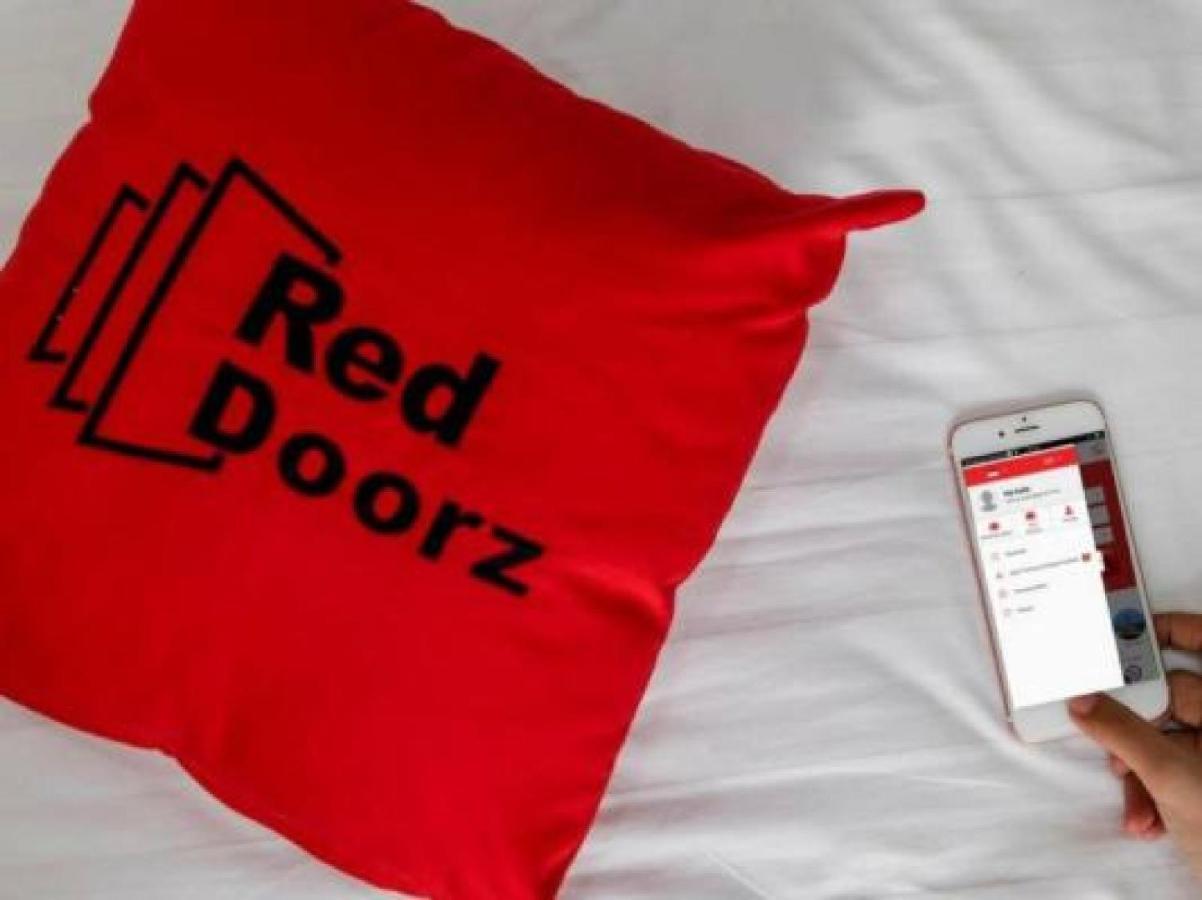 Reddoorz Plus @ Paal 2 Manado Bagian luar foto